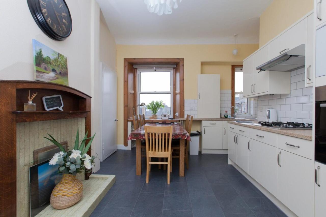 Elegant Traditional Edinburgh City Centre Flat Exterior foto